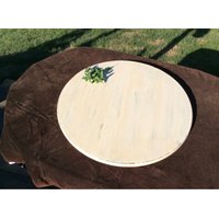 Riesiger Weißer Beunruhigter 36 "Runder Charcuterie-Brotbrett Riese von cassieschmidt