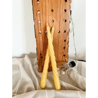 2 Stabkerzen Gedreht, Gelb von celebrateandlive