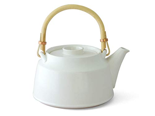 ceramic japan Japanische Teekanne, weiß T.Kato, mit Sieb-Einsatz. Modern, Design Tee-Geschirr, Keramik, glasiertes Steingut, von Hand gefertigt von ceramic japan