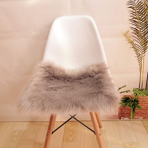 Kunstfell Sitzkissen, Kleiner Quadratisch Felle für Stühle, Plüsch Flauschiger Sitzauflage Stuhl, Flauschiger Teppich, Sitzfelle für Stühle Dekofell Schlafzimmer Asthetische (Grau, 50*50 CM) von champracer