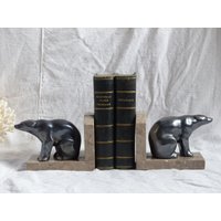Paar Art Deco Tierbuch Enden. Eisbär Buchenden. Grizzlybär. Bär Skulptur. Natur Wohndekoration. Tier Wohndekoration Paar Art Deco Tierbuch Enden. Eisbär Buchenden. Grizzlybär. Bär Skulptur. Natur Wohndekoration. Tier Wohndekoration von chanterellevintage
