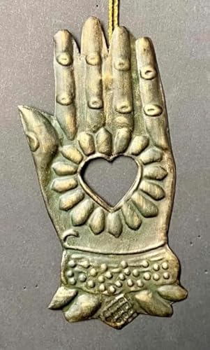 Ex -Voto Hand Herz ausgestanzt, aus Metall, Acian Patina, Maße: H 14 cm, B 7 cm von chehoma