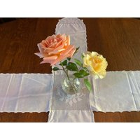 Antike Tischdecke Mittelteil - Handgehäkeltes Feines Leinenstück Circa 1930S Reduziert von chicvintageclassics