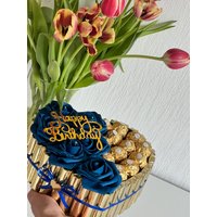 Geburtstagsgeschenk Oder Für Besondere Anlässe Geschenk Aus Yogurette Riegeln Verpackt in Goldenem Papier von chocogiftss