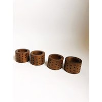 Vintage Teak Holz Serviettenringe Mid Century Polka Dot Set von chrisaliciavintage