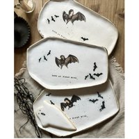 Liebe Auf Den Ersten Biss Sarg Teller Fledermaus Frau Halloween von cinderceramics