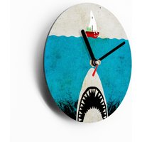 Kleine Wanduhr 15 cm - Damn Großer Hai Unter Kleinem Boot Tiefes Meer Süße Deko Maritim Uhrwerk Leise von clauspeter