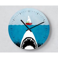 Moderne Wanduhr Hai | Illustration 30 cm Kreative Uhr Maritim Kult Leise Handmade Designuhr Auswahl Ziffernblatt Zeiger von clauspeter