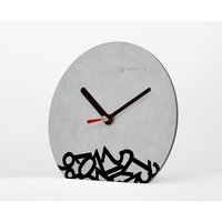 Tischuhr Mit Herabgefallenen Zahlen - Collapse Betonoptik Striche Optional Ausgefallenes Design Uhrwerk Leise Uhr Zum Hinstellen von clauspeter