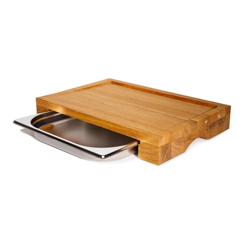 cleenbo® Schneidbrett mit Auffangschale + Saftrille + magnetischer Messerhalterung Profi Holz Küchenbrett aus Eiche mit Auffangbehälter (Gastro Edelstahl Auffangwanne), Eichebrett Maße: 43 x 29 x 7 cm von cleenbo