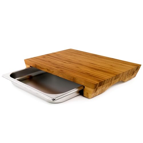 cleenbo® Schneidebrett mit Auffangschale "Style Bamboo" Profi Holz Küchenbrett aus Bambus - Holzbrett Schneidbrett mit Auffangbehälter/Behälter (Edelstahl Schublade) Bambusbrett Maße: 43x29x7cm von cleenbo