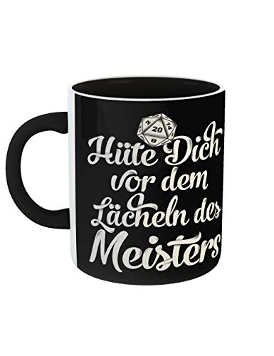 clothinx Kaffeetasse mit Aufdruck und schwarzem Griff Hüte Dich Vor Dem Lächeln Des Meisters | Never trust a smiling Gamemaster von clothinx