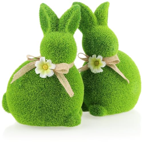 com-four® 2X Dekofigur - Osterhase mit Schleife und Blumen - grüne Hasenfigur aus Keramik - Dekofiguren für Frühling und Ostern - Hasenpaar mit Kunst-Gras überzogen - Osterdeko (02 x Hase-20 cm) von com-four