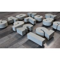 Hausnummer Aus Beton 19 cm Bauhaus 93 Viele Farben Extravagantes Design von concretedesigner