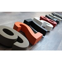 Hausnummer Aus Beton | 24cm Arial Narrow 3D Optik Viele Farben Top Design von concretedesigner