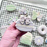 Macaron With Bow Embosser Cookie Stamp Cutter von cookiecutterFabrik