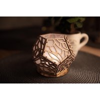 Holz-Windlicht "Floralis' - Handgefertigter Kerzenhalter Aus Natürlichem Birkenholz Mit Filigranen Laserschnitt von coucoufou