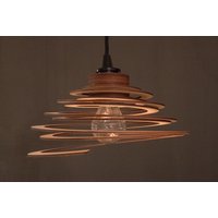 Natürliche Holzlampe - Handgefertigter Lampenschirm Mit Laserschnitt Aus Birkenholz "Spirale' Natürliche Holzlampe - Handgefertigter Lampenschirm Mit Laserschnitt Aus Birkenholz "Spirale' von coucoufou