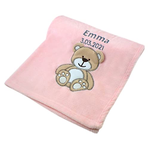 cozy racoon Babydecke Bestickt mit Namen und Geburtsdatum | Weiche Kuscheldecke für Baby Jungen und Mädchen I Personalisiertes Geschenk zur Taufe, Geburt oder als Erstausstattung I Rosa Decke mit Bär von cozy racoon