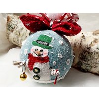 Handgefertigte Schneemann Ornament, Weihnachtskugel Handgefertigte Schneemann Ornament, Weihnachtskugel von cranberrydreams