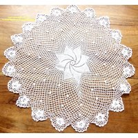 Art Crochet Tischset Handgefertigt Feiner Runder Weißer Faden 33 cm von crinolines58