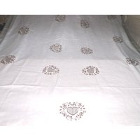 Bestickte Tischdecke Rechteckiges Polyleinen-Tischservice 165x265 Mit Grau-Beigen Herzservietten von crinolines58