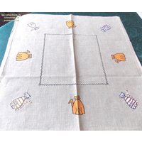 Bestickte Tischdecke Tischdekoration Auf Polyleinen Matous Quadrat Von 85 von crinolines58