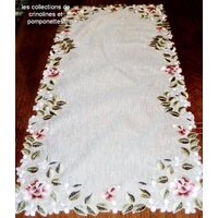 Bestickter Tischläufer Aus Rechteckigem Polyester-Voile 40x90 Hagebutten von crinolines58