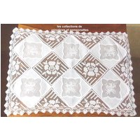 Handgesticktes Tischset Auf Leinennetz Und Weißem Schattenstich Rechteckig 35x50 Rebecca von crinolines58
