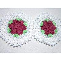 Gehäkelte Rosen Deckchen Set Acrylwolle Tischdeko von crochetedbycharlene