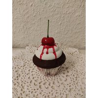 Fake Cupcake Kirsch Mit Sauce Tischdeko Deko Muffin Fake Cupcake Kirsch Mit Sauce Tischdeko Deko Muffin von cupcakesfuerdich