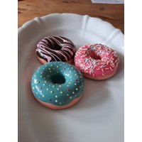 Neu 3 Stück Große Donuts Fake Aus Gips Deko Dekoration Tischdeko Unecht Gefälscht von cupcakesfuerdich