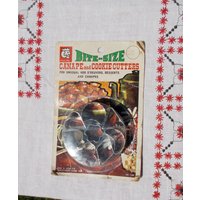 Vintage Bite Size Canape Und Cookie Cutter Von Kitchen King Hor Doeuvers Desserts Herz Dreieck Spaten Diamant Andere Formen Country Vintage Bite Size Canape Und Cookie Cutter Von Kitchen King Hor Doeuvers Desserts Herz Dreieck Spaten Diamant Andere Formen Country von curioscity