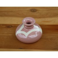 Vintage Schweizer Keramik Vase Gruyeres Signiert Petite Dusty Pink Und Creamy White von curioscity