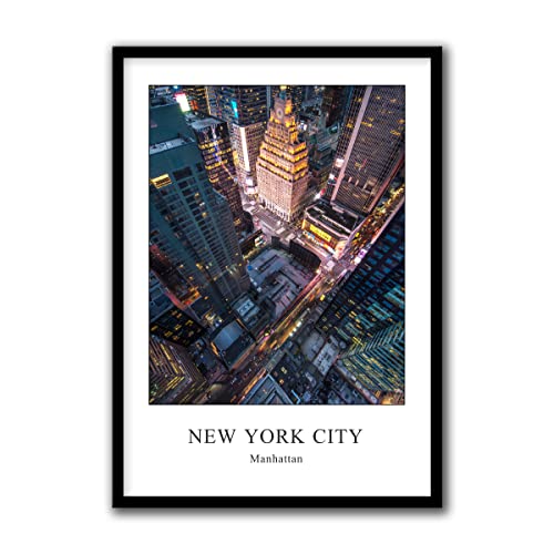 Rahmenbild Manhattan Bird View New York City - 50 x 70 cm | Wandbild mit Rahmen schwarz Schriftzug | Bild Motiv Stadt | Skyline Aussicht | Home Deko modern elegant | Wohnzimmer Schlafzimmer Büro von daazoo