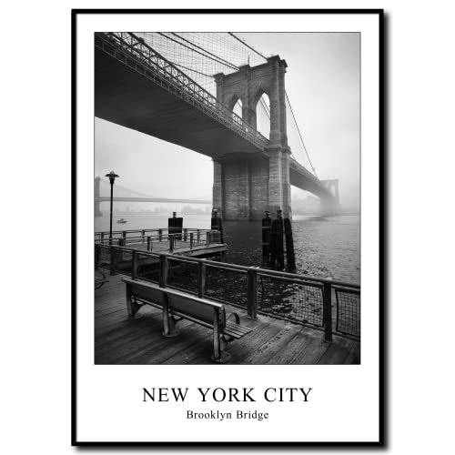 Rahmenbild New York Brooklyn Bridge | Wandbild mit Rahmen | Die Brooklyn Bridge überspannt den East River und verbindet die Stadtteile Manhattan und Brooklyn miteinander | schwarz weiß | 50 x 70 cm Rahmenbild New York Brooklyn Bridge | Wandbild mit Rahmen | Die Brooklyn Bridge überspannt den East River und verbindet die Stadtteile Manhattan und Brooklyn miteinander | schwarz weiß | 50 x 70 cm von daazoo