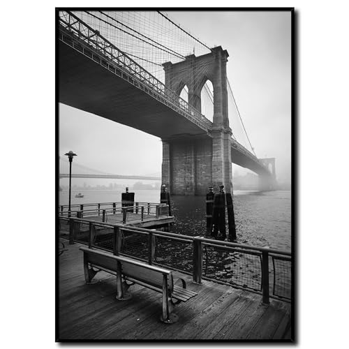 daazoo Bild New York Brooklyn Bridge mit Rahmen 50 x 70 cm (AUFHÄNGFERTIG) - Die berühmteste Brücke in New York - Gerahmtes Wandbild - Bilder Set - schwarzweiß schwarzweiss schwarz weiss weiß von daazoo