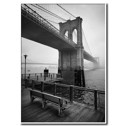 daazoo Bild New York Brooklyn Bridge mit Rahmen 50 x 70 cm (WEISSER RAHMEN) - Die berühmteste Brücke in New York - Gerahmtes Wandbild - Bilder Set - schwarzweiß schwarzweiss schwarz weiss weiß von daazoo