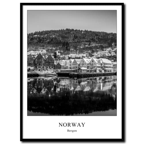 daazoo Gerahmtes Bild Bergen Norwegen | Wandbild Rahmenbild | Fjord Natur Berge skandinavisch Skandinavien | Bild schwarzweiss schwarz weiß mit Rahmen | 30 x 40 cm von daazoo