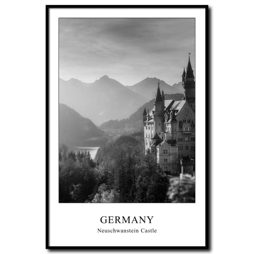 daazoo Gerahmtes Bild Neuschwanstein | Schloss Neuschwanstein wurde von dem bayerischen König Ludwig II. seit 1869 errichtet und nie vollendet | Wandbild Bild schwarzweiss schwarz weiß | 40 x 60 cm von daazoo