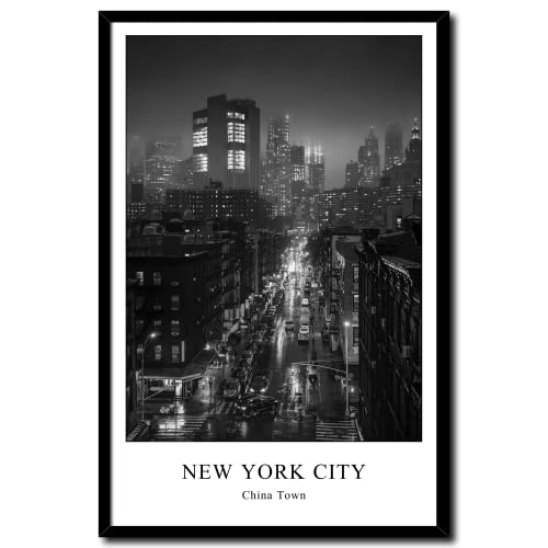 daazoo Rahmenbild China Town | Wandbild mit Rahmen Hochformat | Bild City New York bei Nacht Skyline Chinatown | Wohnzimmer Büro | schwarz weiß | 20 x 30 cm von daazoo