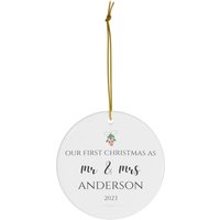 Mr Und Mrs First Christmas | #359 Personalisiertes Geschenk Für Paare Christbaumkugel Hochzeitsgeschenk Runde Keramik Ornamente von dailyblotsco