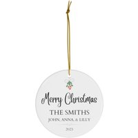 Personalisierte Frohe Weihnachten Ornament | Geschenk Für Familie Christbaumschmuck Feiertag 2023 Keramik Ornamente von dailyblotsco