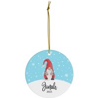Wichtel Ornament #117 | Personalisiertes Geschenk Für Jungen Oder Mädchen Christbaumschmuck Erstes Weihnachten 2023 Feiertag von dailyblotsco