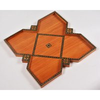 Premium Arabic Star Mosaic Tray-Handmade Wooden Stylish Serving Dish Home Dining Table Decor-Vintage Kitchenware Coffee Pattern Tray Premium Arabic Star Mosaic Tray-Handmade Wooden Stylish Serving Dish Home Dining Table Decor-Vintage Kitchenware Coffee Pattern Tray von damaschmagiceast