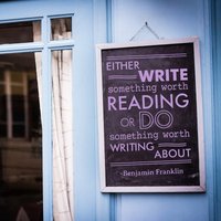 "Benjamin Franklin - Do Something Worth Handlettering Über Zitat Vinyl Wall Decal Art Sticker Decor For Home Or Office von danadecals