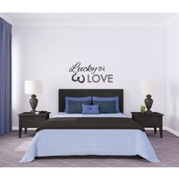 Lucky in Love Zitat Mit Hufeisen - Wandaufkleber Selbstklebend von danadecals