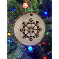 Schneeflocke Holzgebrannte Ornamente von dancingwithfireart