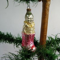 Vintage Antiker Christbaumschmuck Seltenes Glasornament Als Pierrot Clown Im Nikolausstiefel Für Tannenbaum Gansfederbaum Deutschland 1920 von darauffreueichmich