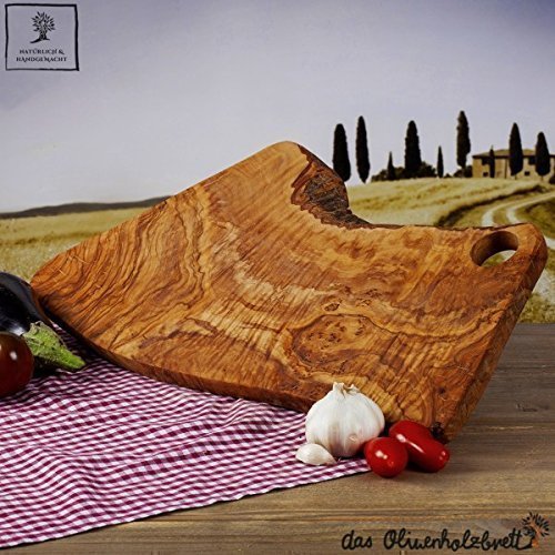 das Olivenholzbrett Schneidebrett in Naturform mit Loch ca. 40cm von das Olivenholzbrett
